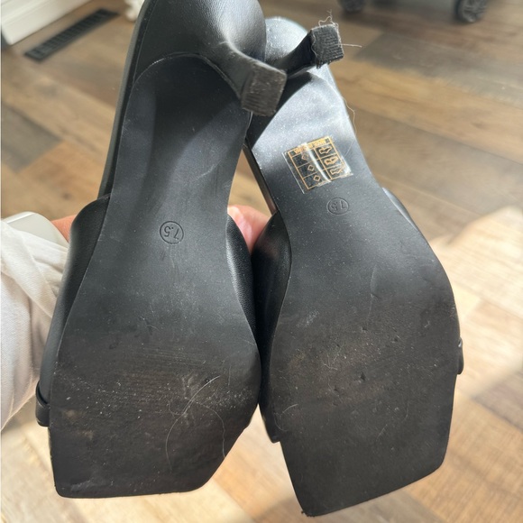 Dream Pairs heels - Picture 4 of 4